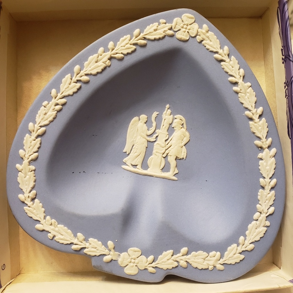 Wedgewood heart bowl